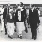 Mother_Teresa_walking_with_Br._Francis_Blouin_