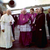 Pope_John_Paul_II_11_06_1987_01.th.jpg